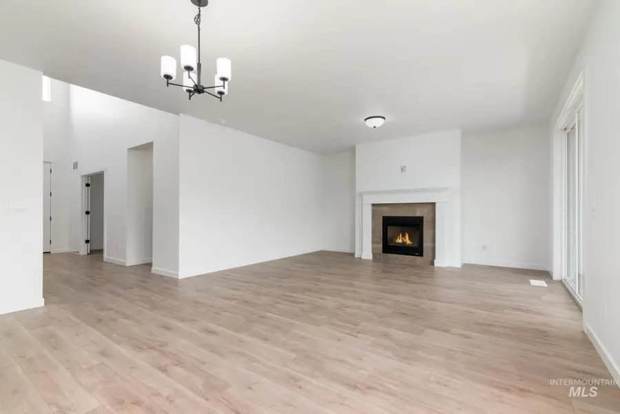 2591 N Morehouse Ave, Eagle, ID 83616 - #2