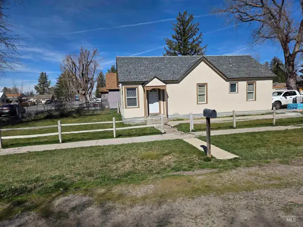506 5th Ave. E, Gooding, ID 83332