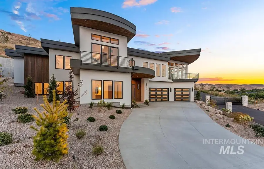 2432 S Globe Lane, Boise, ID 83716 - #2