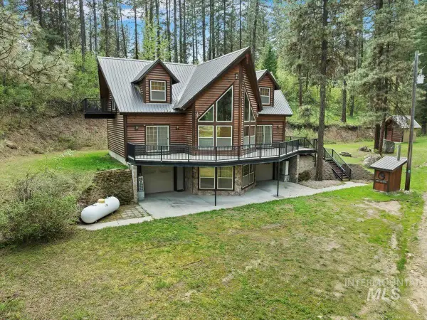 11 Forest Trail, Garden Valley, ID 83622