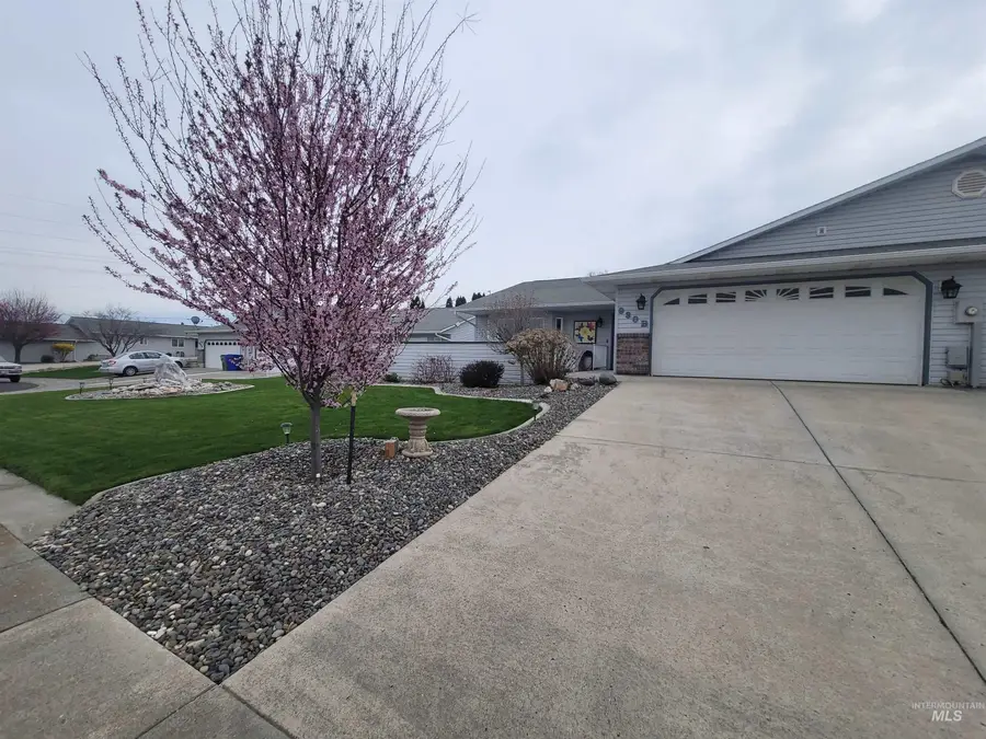 930 Cypress Ct. #B, Lewiston, ID 83501 - #2