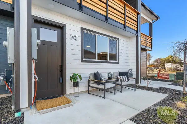 1457 N Bluffs Ridge Lane, Boise, ID 83704