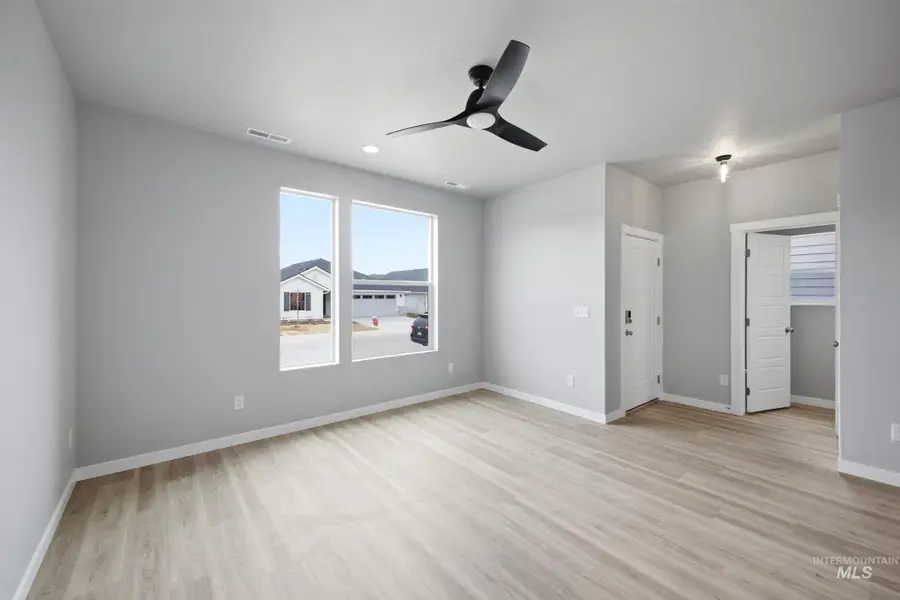 6686 W Redwood Creek Dr, Meridian, ID 83646 - #2