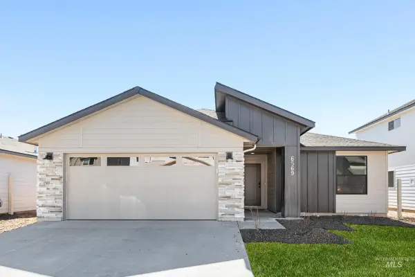 6569 W Plateau Creek Dr, Meridian, ID 83646