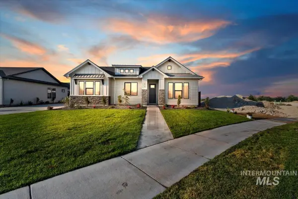 11313 S Corballis Ln, Kuna, ID 83634