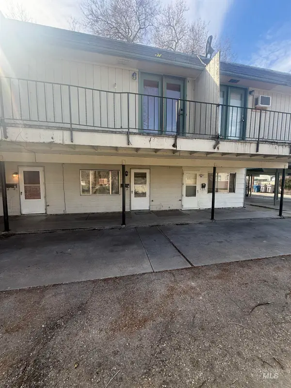 411 15th Ave South #E, Nampa, ID 83651