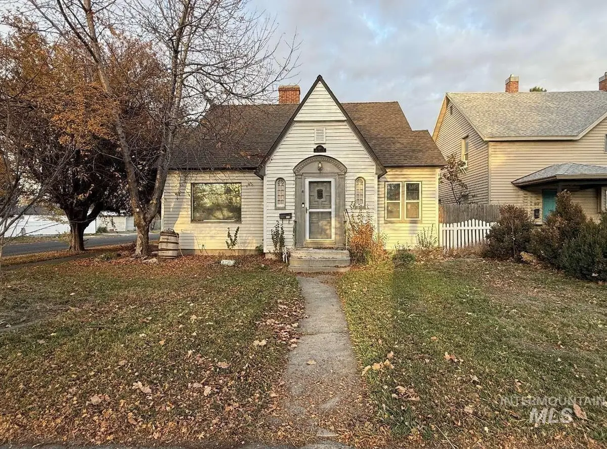 203 9th Ave, Twin Falls, ID 83301 - #1