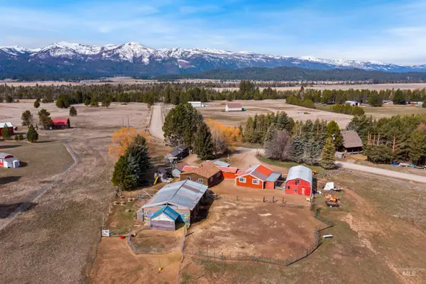 37 Pine Cone Lane, Cascade, ID 83611