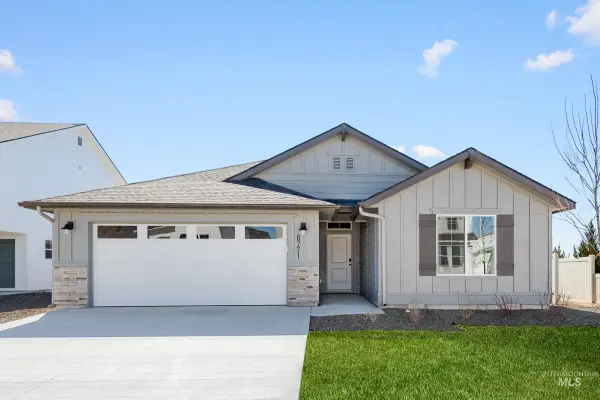6771 W Redwood Creek Dr, Meridian, ID 83646