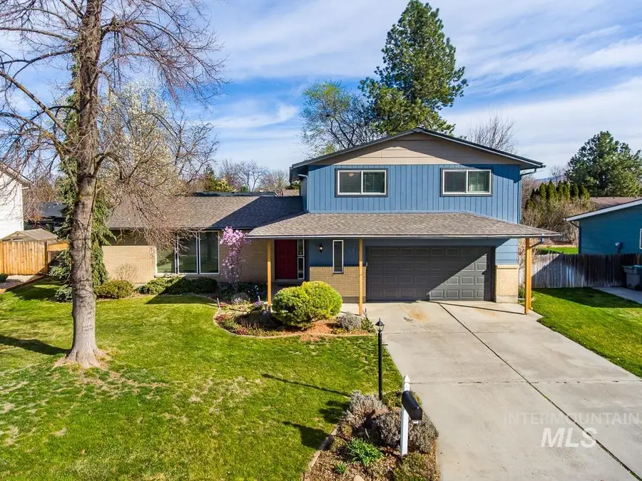 9974 W Barnsdale Dr, Boise, ID 83704 - #2