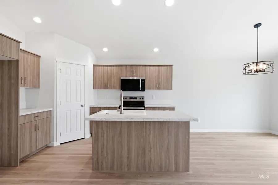 7071 E Shields Dr, Nampa, ID 83687 - #3