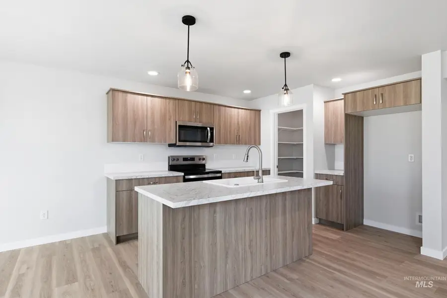 37 S Sweetgrass Ave, Nampa, ID 83651 - #3