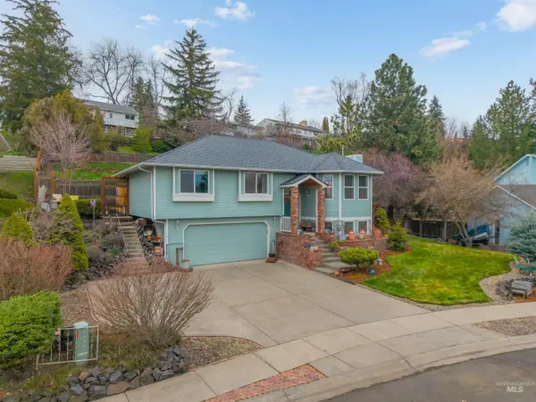 1691 Appaloosa Rd, Moscow, ID 83843