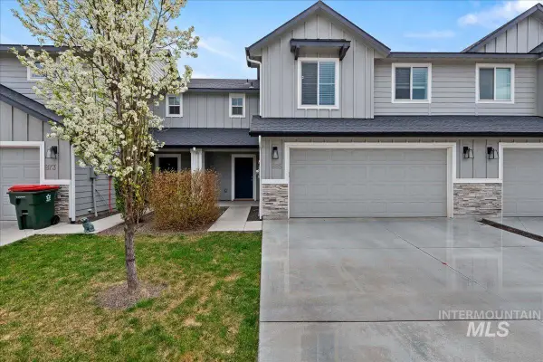 885 W Apple Pine St, Meridian, ID 83646