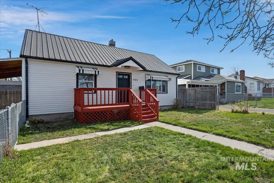 624 N 11th Ave, Buhl, ID 83316 - #2