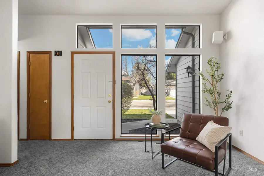 1009 W Crest Wood Cir, Meridian, ID 83642 - #3