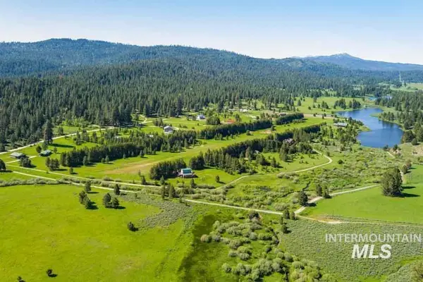 678 Highvalley Rd, Cascade, ID 83611