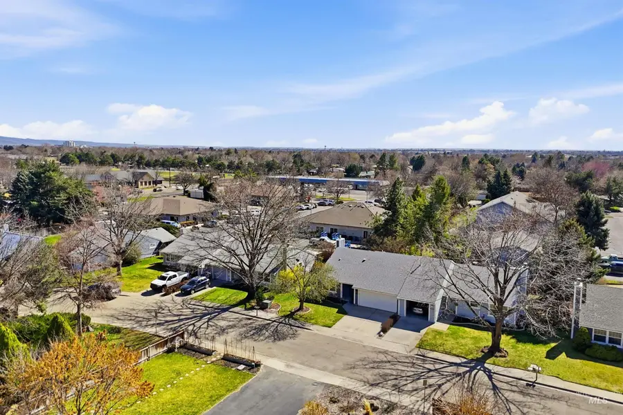 8331 W Cory Ct, Boise, ID 83704 - #2