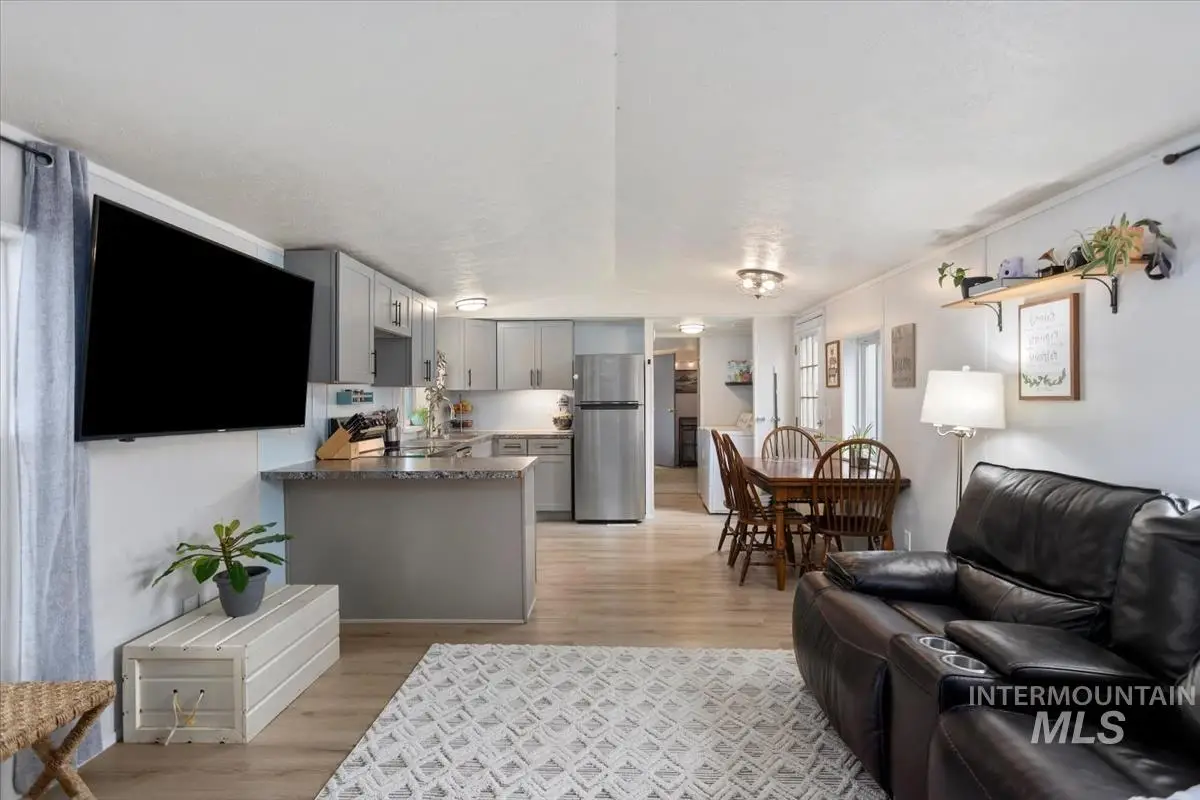 101 S Flagstone Ln, Eagle, ID 83616 - #1