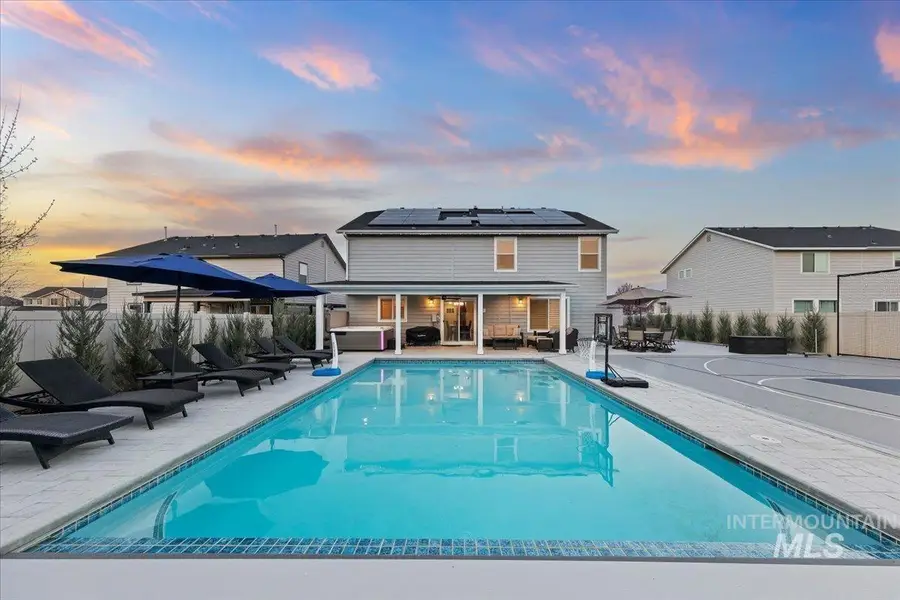 1015 E Cape Elizabeth Dr, Nampa, ID 83686 - #2