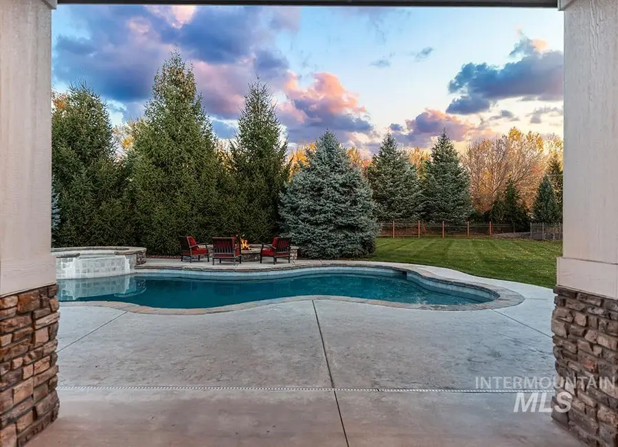 1102 N Lionbridge Ave, Eagle, ID 83616 - #2