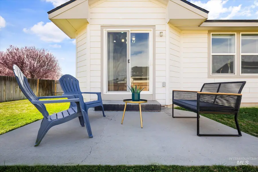 690 SW Josephine St, Mountain Home, ID 83647 - #3