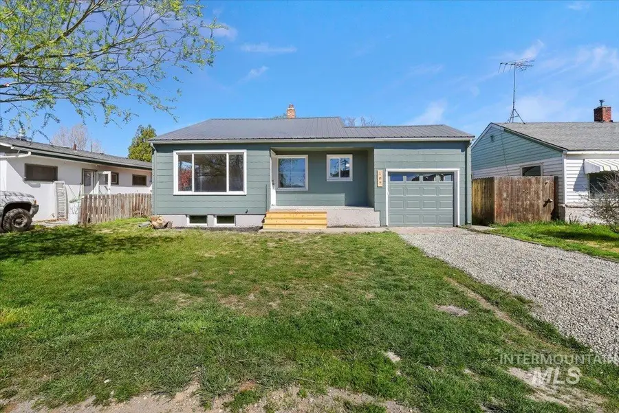 107 E Montana Ave, Homedale, ID 83628 - #2