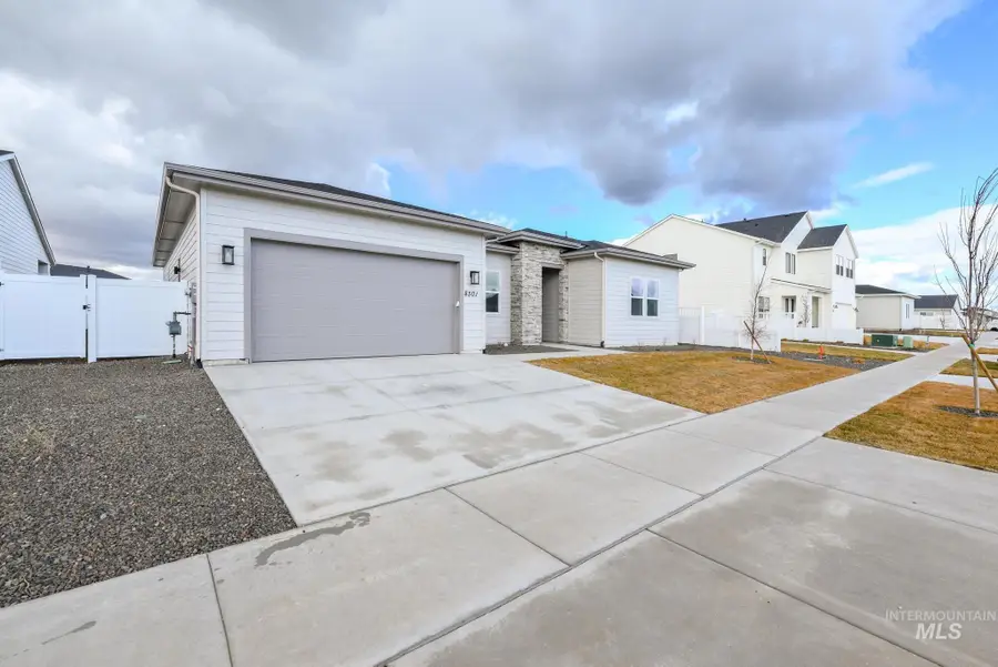 8501 S Country Wind Ave, Meridian, ID 83642 - #2