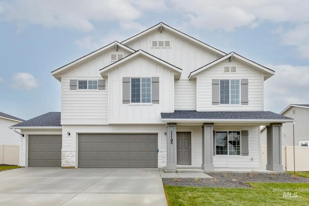 868 NE Trailridge St, Mountain Home, ID 83647 - #1