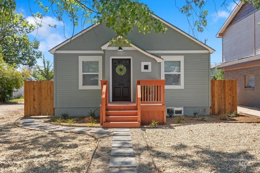 521 E Idaho Ave, Meridian, ID 83642 - #2