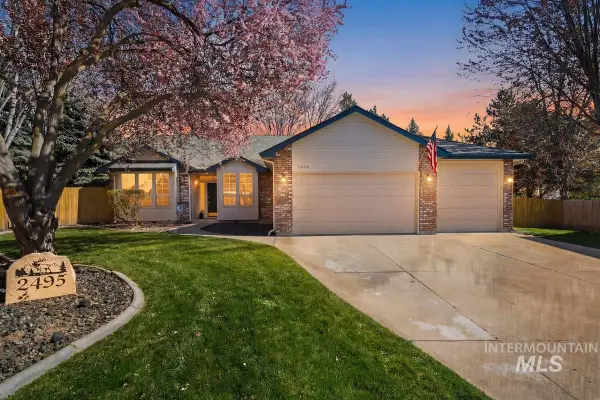 2495 E Ashbrook Ct, Eagle, ID 83616