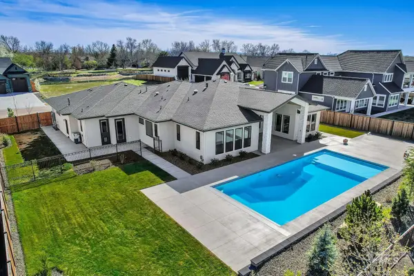 7906 W Heugh Ln, Eagle, ID 83616