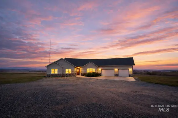 2048 6th Ave. West, Vale, OR 97918