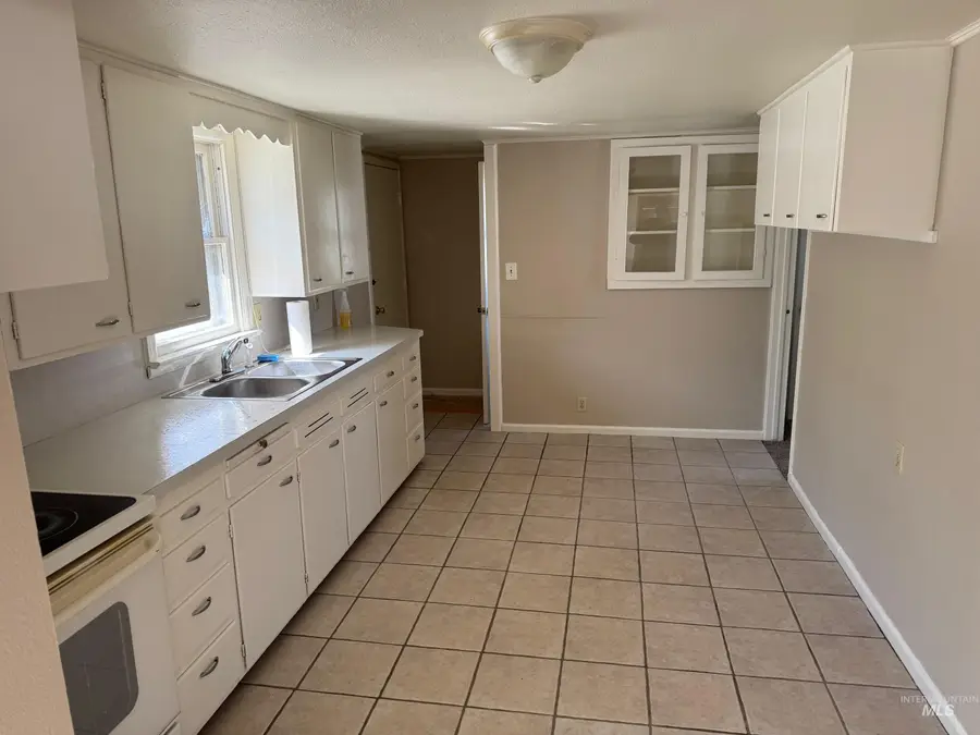 931 S Fillmore, Jerome, ID 83338 - #3
