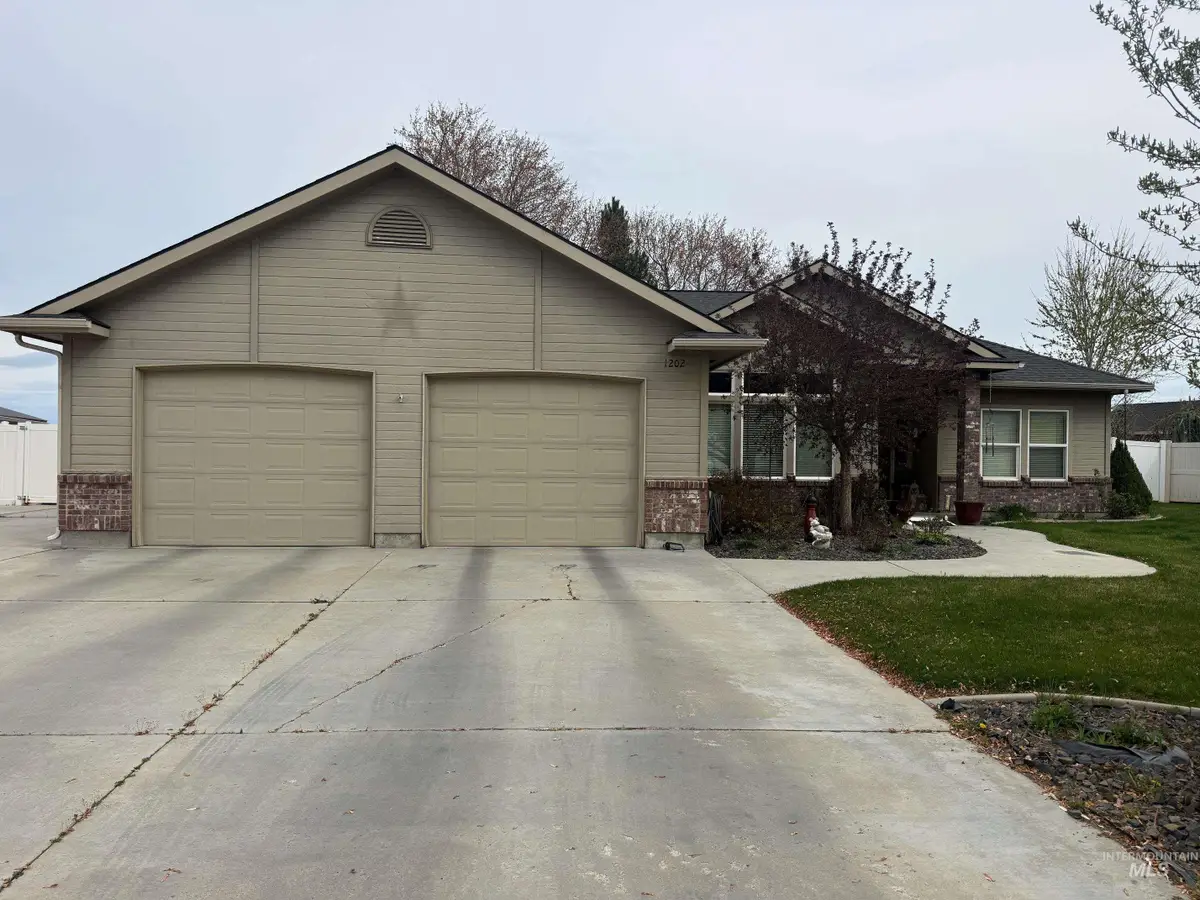 1202 Jessica Ave, Fruitland, ID 83619 - #1
