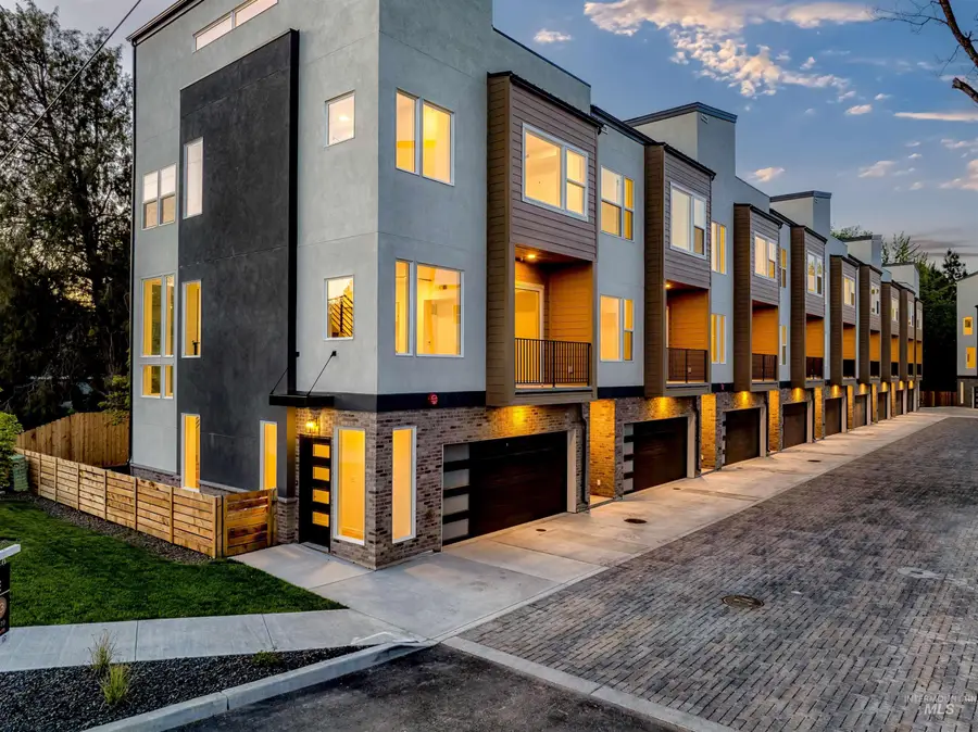 2025 S Makar Ln, Boise, ID 83706 - #2