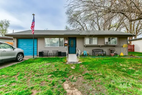 1045 E 16th N, Mountain Home, ID 83647
