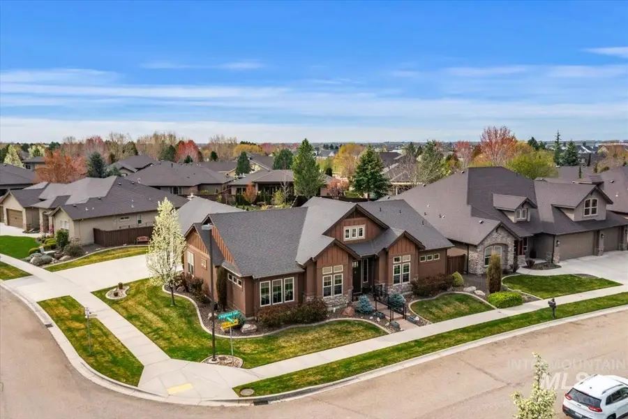 4061 W Highland Fall Ct, Meridian, ID 83646 - #3