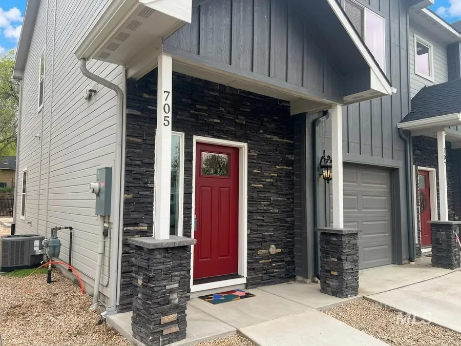 705 E Bates Ave, Parma, ID 83660 - #2