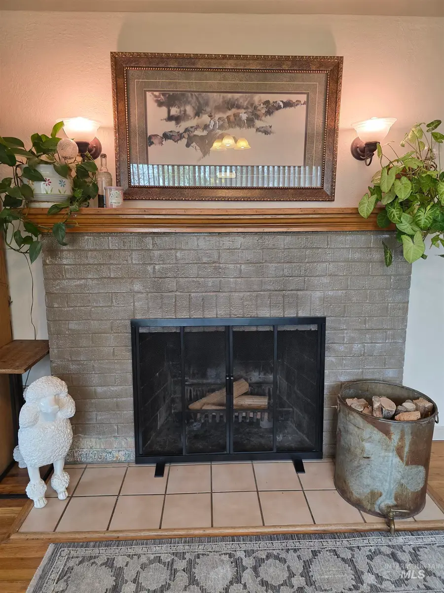 1518 E 9th Ave, Twin Falls, ID 83301 - #3