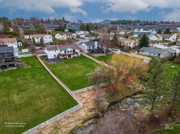 237 Sunrise Dr, Moscow, ID 83843