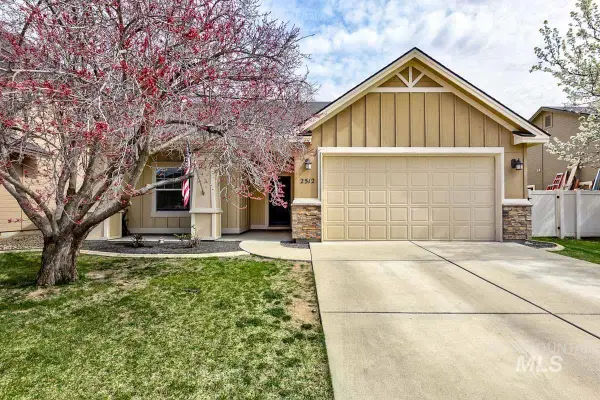 2512 N Tweedbrook Avenue, Meridian, ID 83646