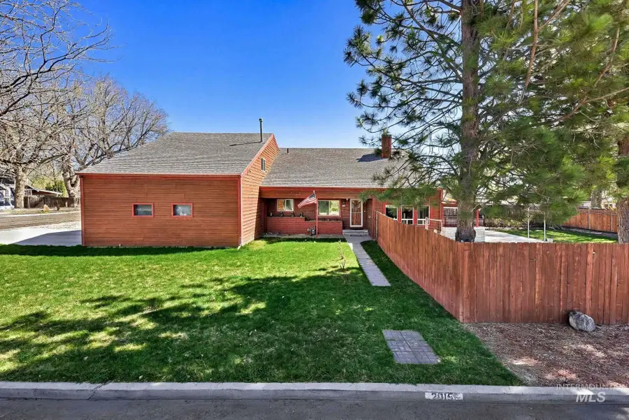 2015 Washington Ave, Caldwell, ID 83605 - #2