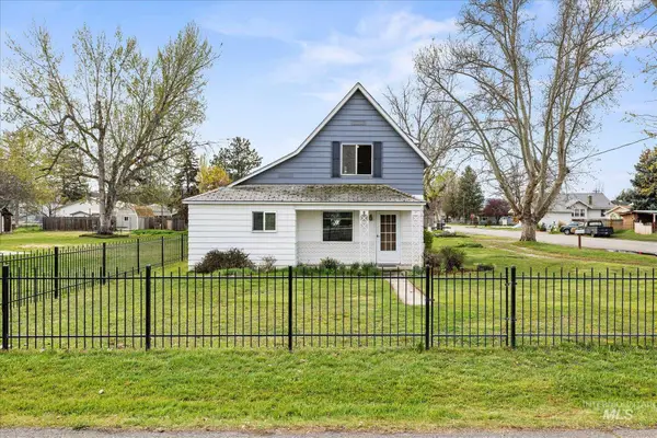 203 E 5th St, Emmett, ID 83714