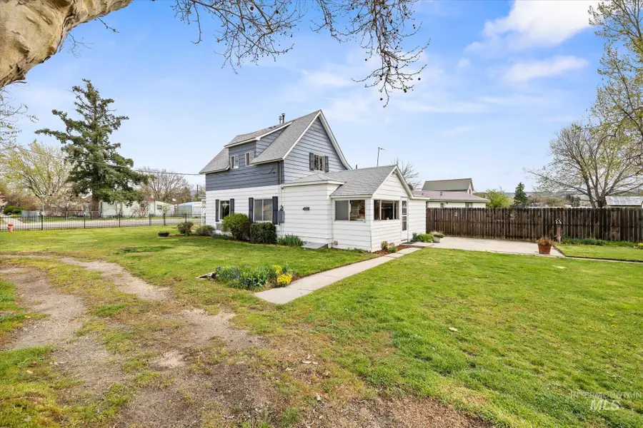 203 E 5th St, Emmett, ID 83617 - #2