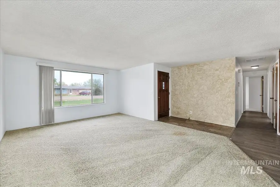 1307 Smith Ave, Nampa, ID 83651 - #3