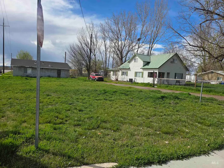 1242 S 12th Street, Payette, ID 83661 - #2
