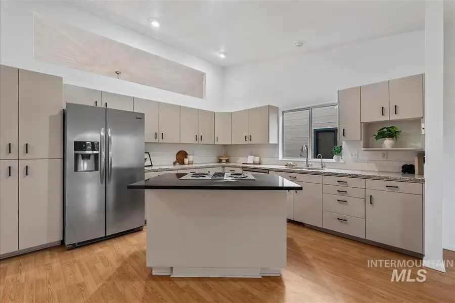 8359 W Willowdale Dr, Garden City, ID 83714 - #2