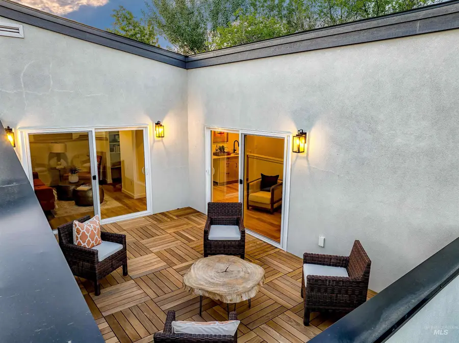 2055 S Makar Ln, Boise, ID 83706 - #2