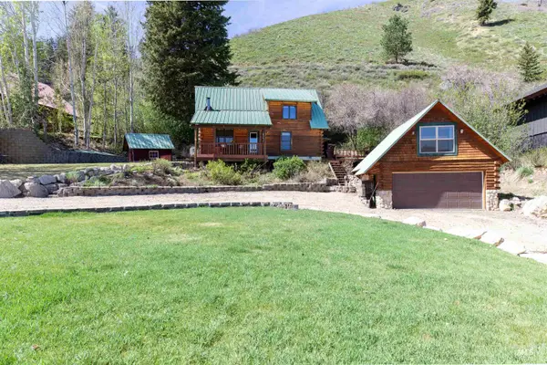 807 S Twin Pine Drive, Pine, ID 83647